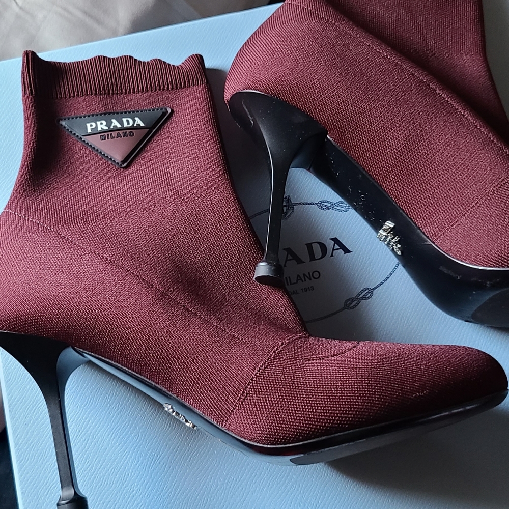 AUTHENTIC PRADA SHOES size 10